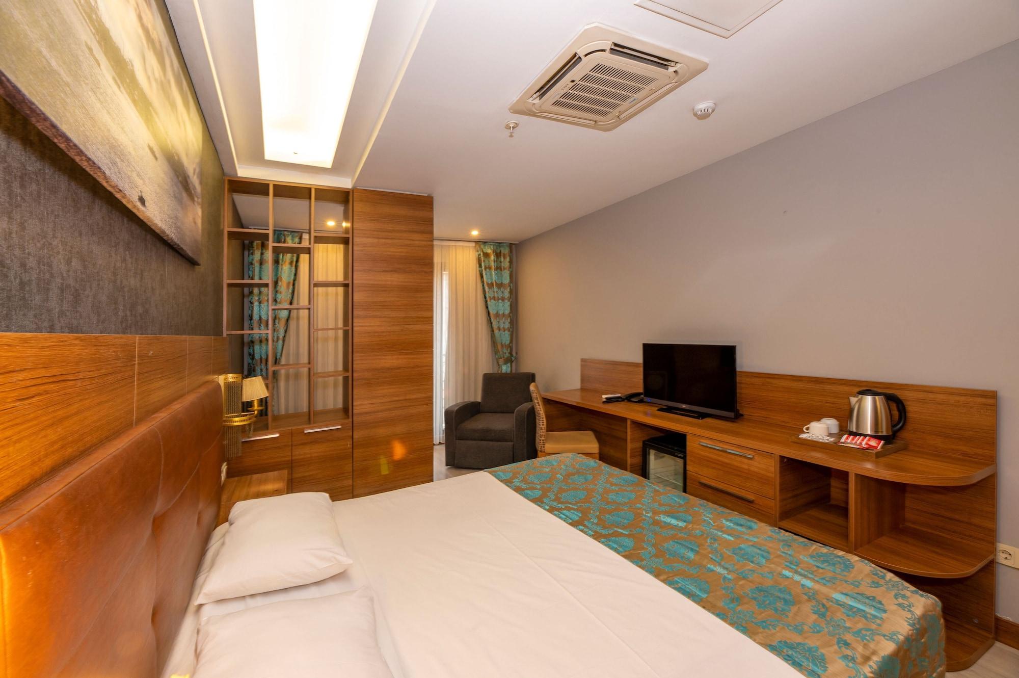 Grand Palace Hotel Istanbul Exterior photo